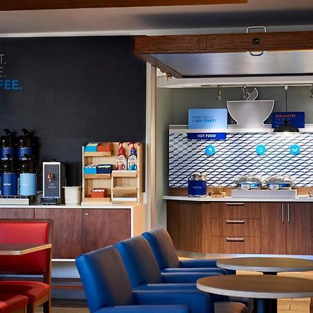 Holiday Inn Express & Suites - Madison West - Middleton By Ihg Esterno foto
