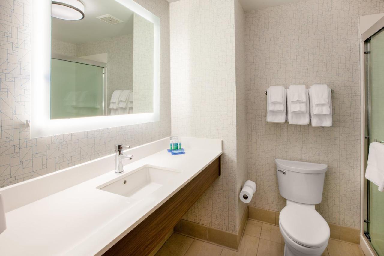 Holiday Inn Express & Suites - Madison West - Middleton By Ihg Esterno foto
