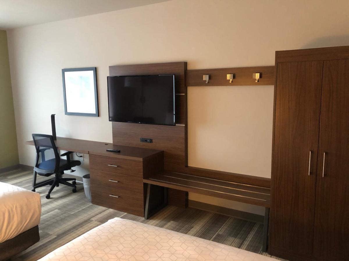 Holiday Inn Express & Suites - Madison West - Middleton By Ihg Esterno foto
