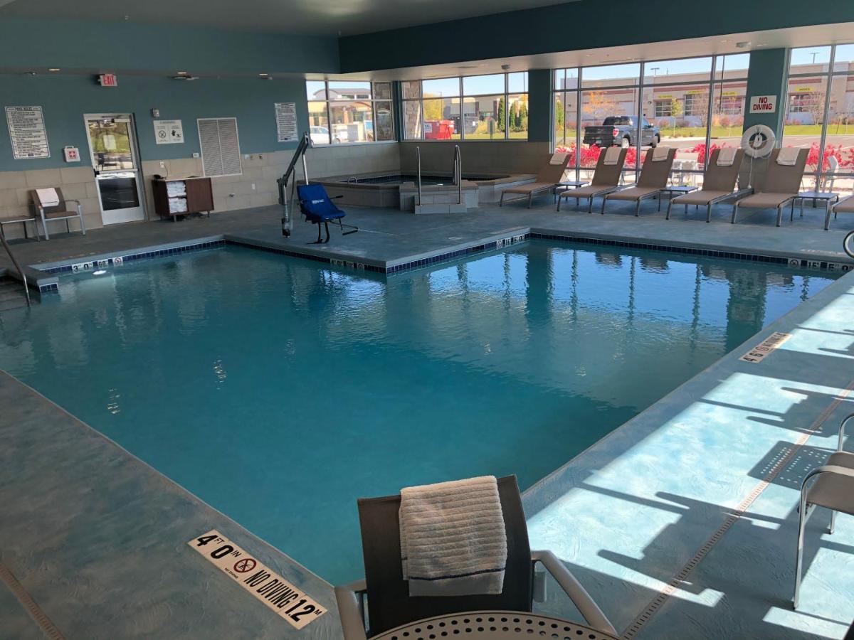 Holiday Inn Express & Suites - Madison West - Middleton By Ihg Esterno foto