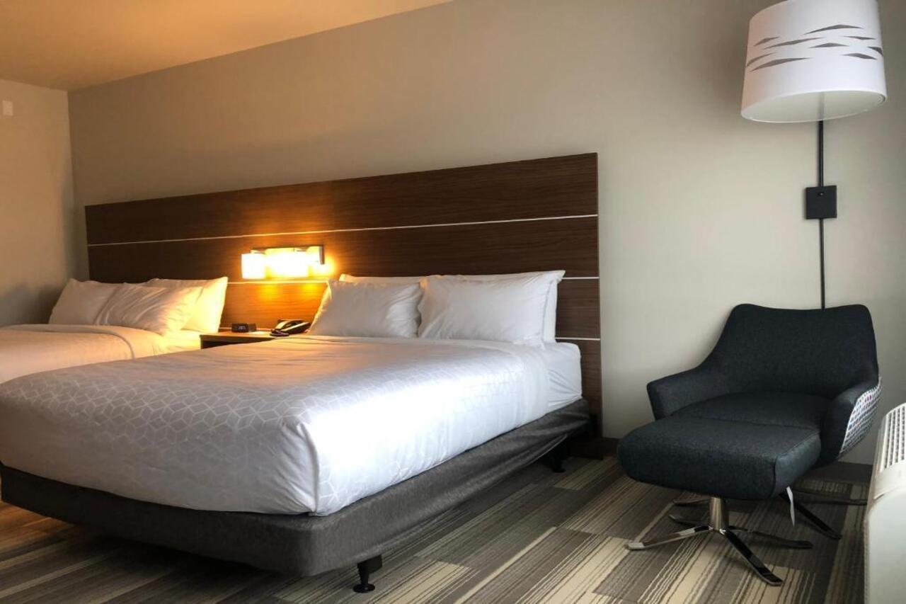 Holiday Inn Express & Suites - Madison West - Middleton By Ihg Esterno foto