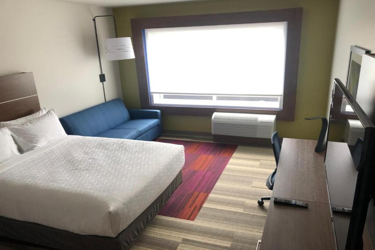 Holiday Inn Express & Suites - Madison West - Middleton By Ihg Esterno foto