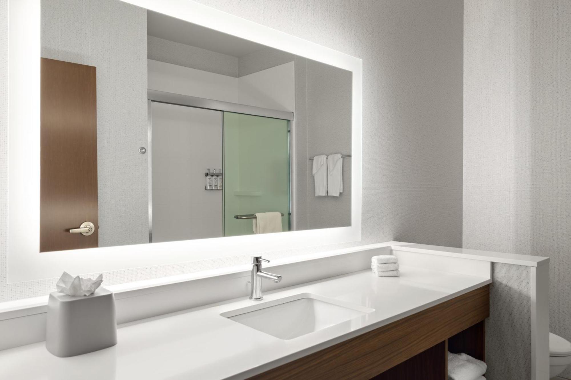 Holiday Inn Express & Suites - Madison West - Middleton By Ihg Esterno foto